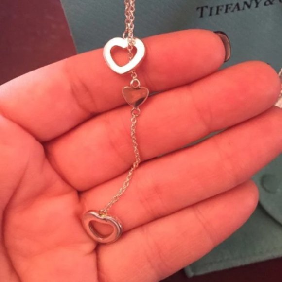 WOW!! LIKE NEW! Tiffany and Co Stunning Sterling Silver Heart Lariat Nec… - Picture 3 of 5